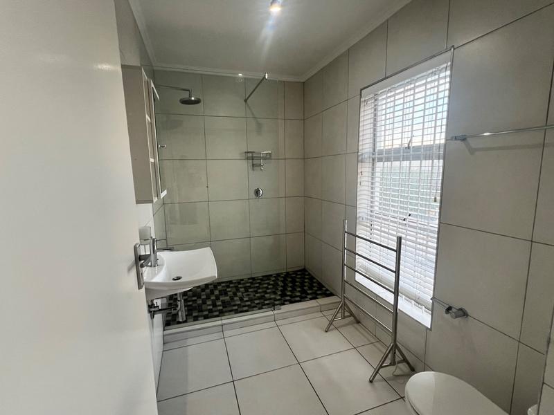 To Let 3 Bedroom Property for Rent in Marina Da Gama Western Cape